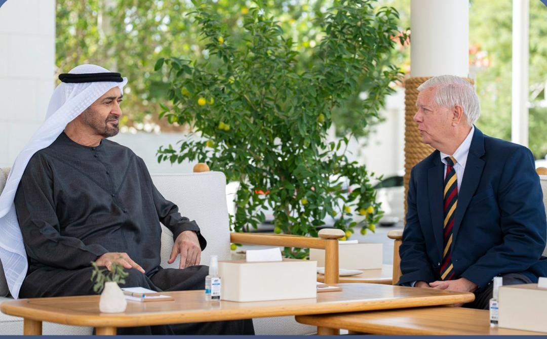 محمد بن زايد يظهر علنًا بعد “شائعات الوعكة الصحية”